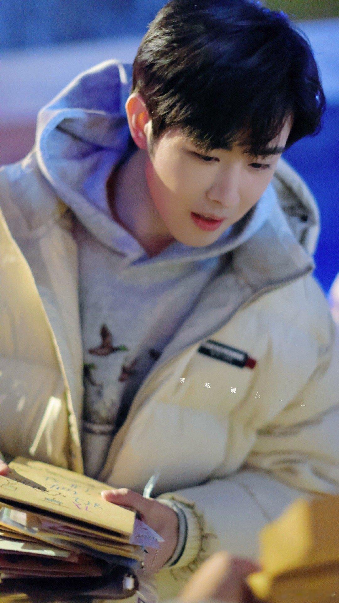 田嘉瑞《一路灿烂》下班饭拍～好可爱的瑞瑞