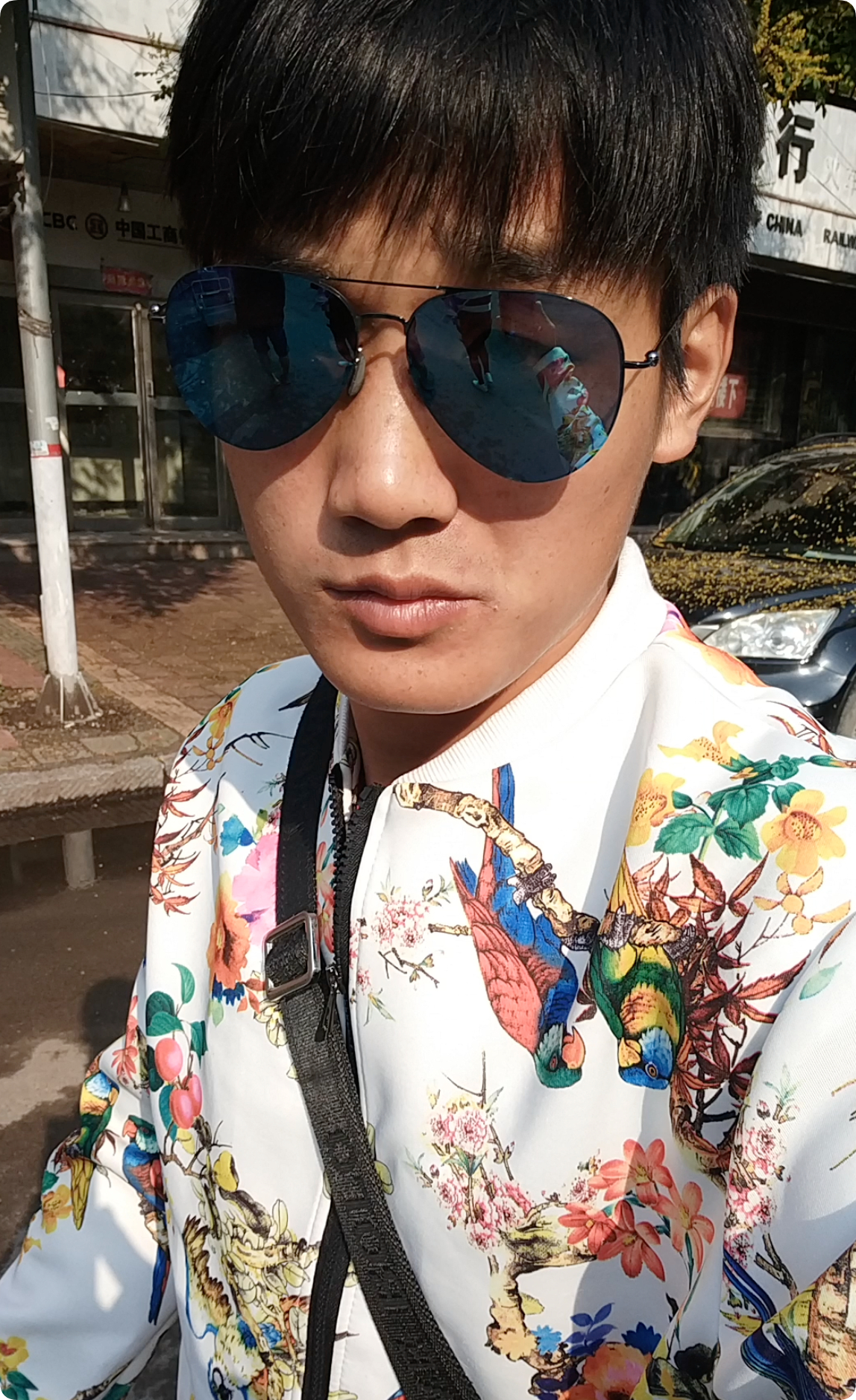 实在看不下去了，我年轻时候，对衣服的审美，绝对是偏差的，穿的跟一个二姨子一样