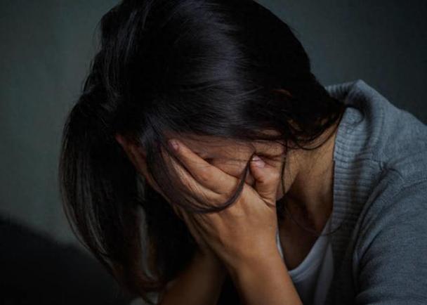 作为女孩我30岁了，身上却摸不出200块钱，没有人和我一样惨了，躲在杭州500块