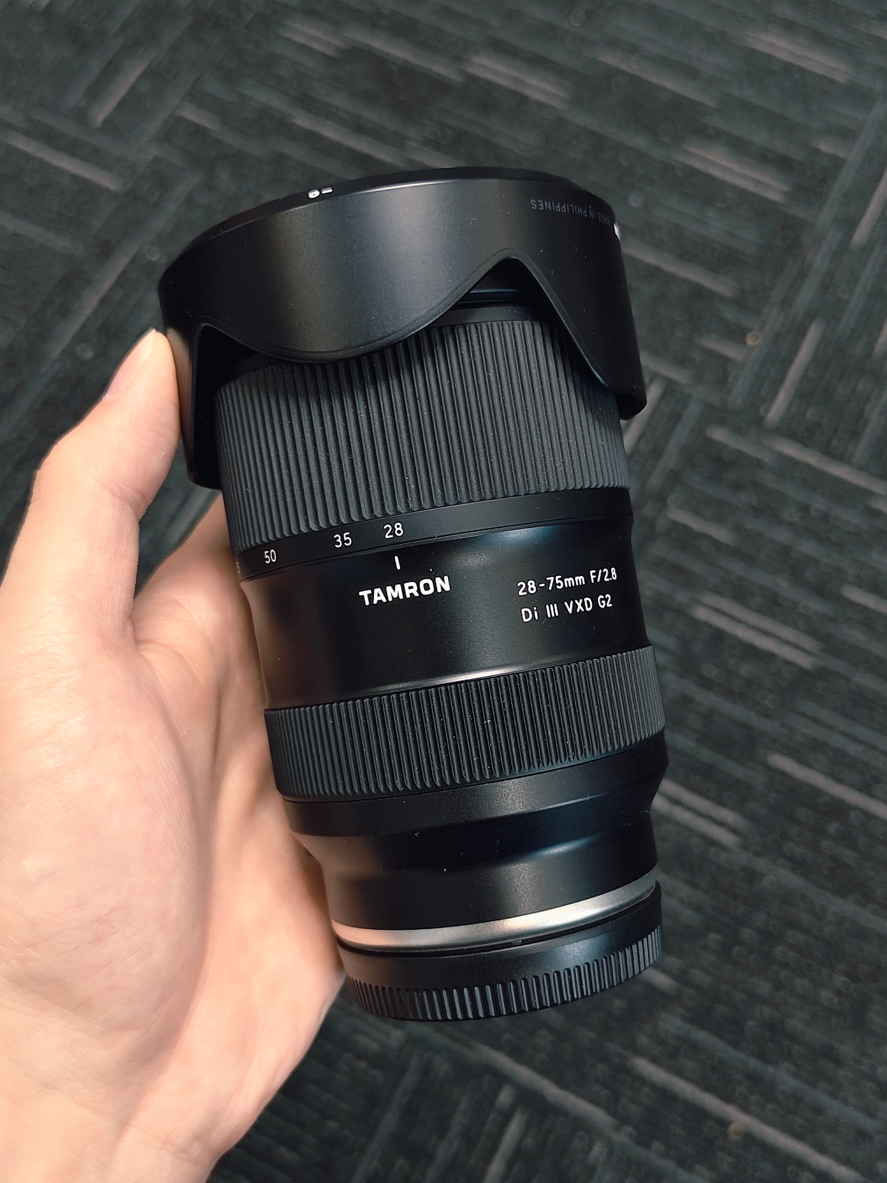 新机索尼a7m5仍在路上，虽然……腾龙28-75和索尼90微都放桌子上好几天了。