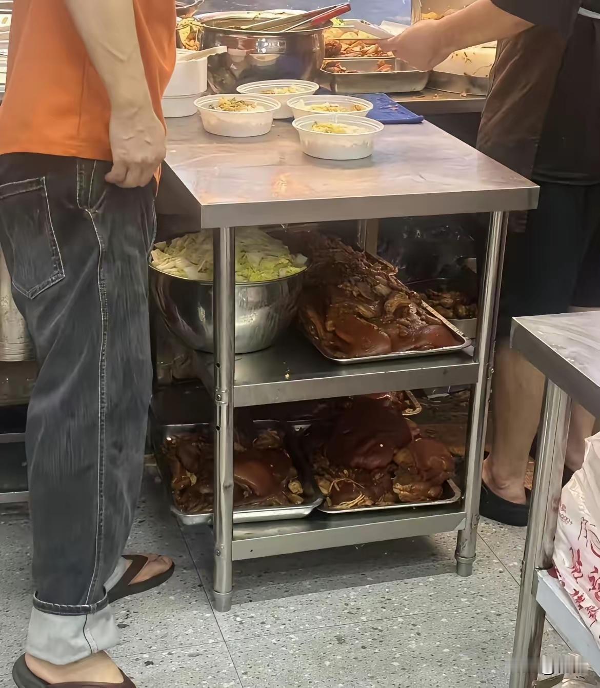 看到这一幕，以后再也不吃隆江猪脚饭了广式隆江猪脚饭 香辣猪脚饭 猪脚米线猪脚饭 