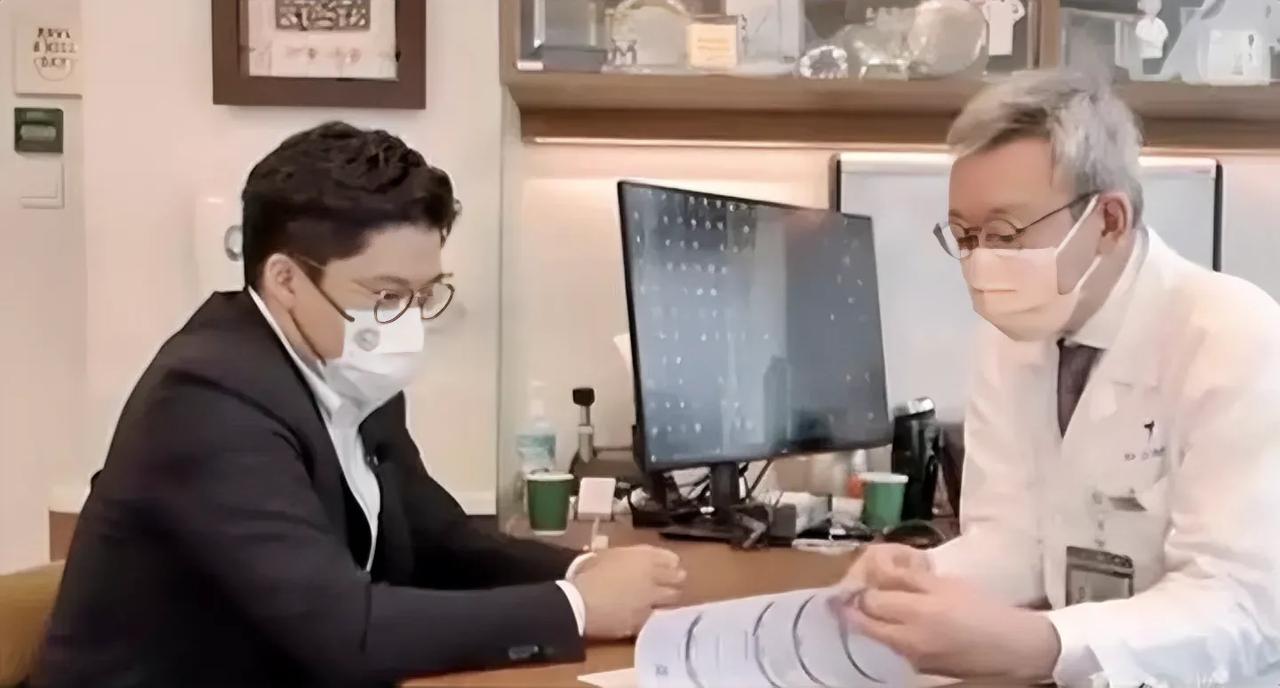 
40岁以上男性常发这个疾病，大部分是由于人胖脖子粗，颈部的肌肉张力下降。平卧