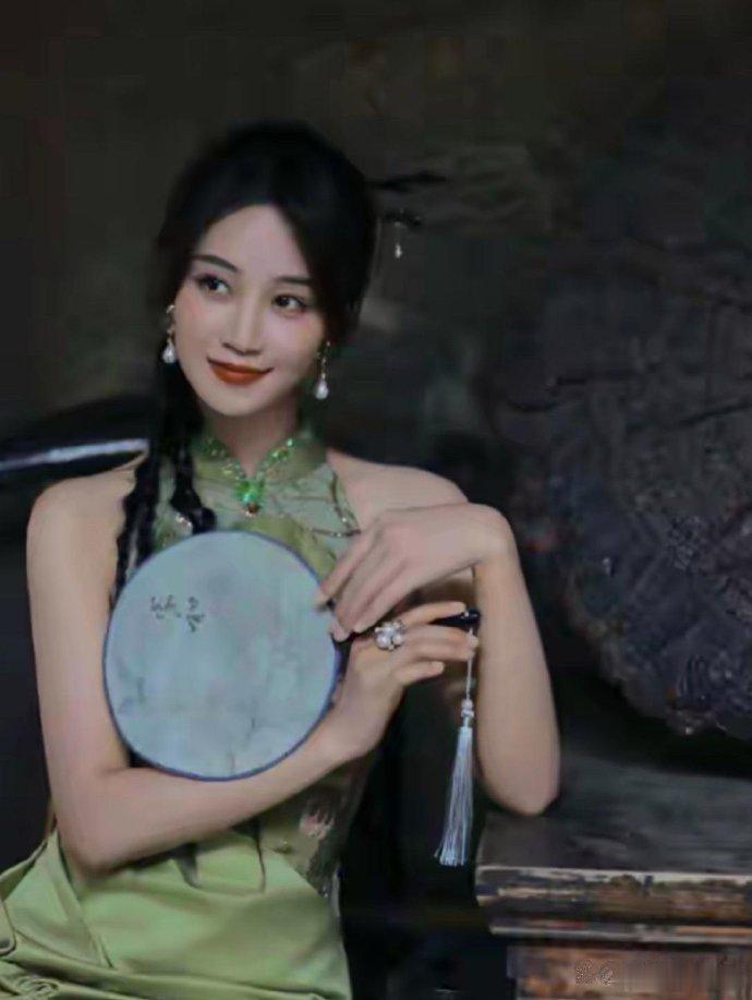 蓝盈莹说她根本没医美，就是靠嘴部锻炼，才把嘴练翘上去的，有可能做到吗？ ​​​
