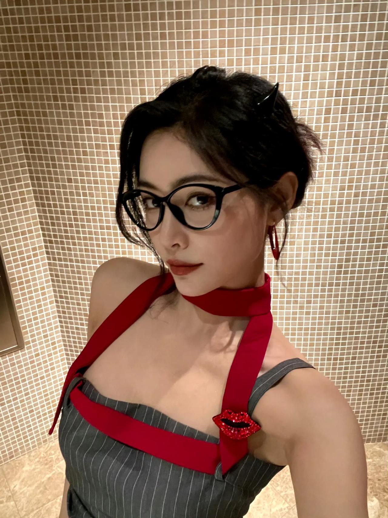 好爱小恶魔谢岚钦😈
#许佳琪# #说TA# #娱乐# #八卦手册#