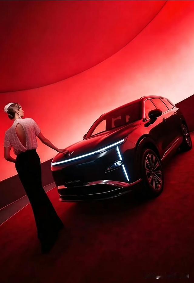 15万内大六座破局者星光L续航方面，37.9kW.h电池太牛了，纯电260km，