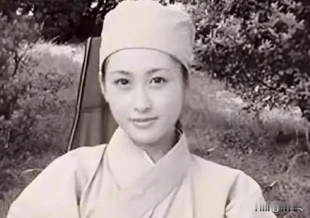 1950年浙江剿匪，解放军搜山抓匪首，尼姑死死阻拦，谁知她才是幕后大鱼
 
19