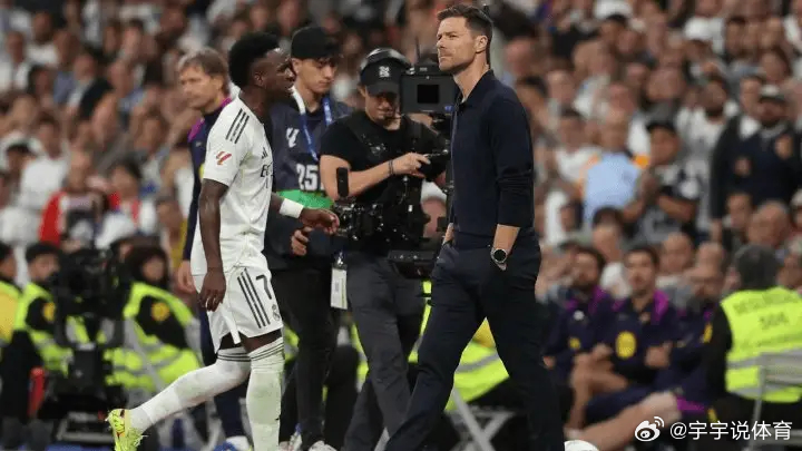 17位皇马球员发文告别阿隆索，维尼修斯等7人还没表态据西班牙媒体《阿斯报》的报道