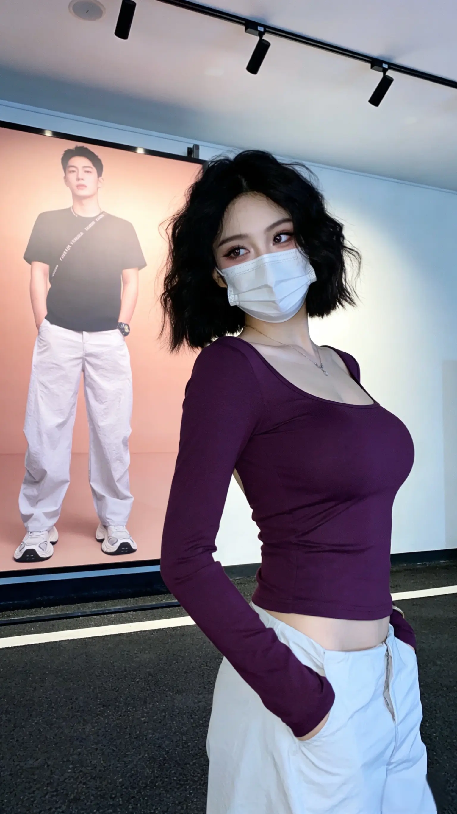 辣妹高级感带胸垫瑜伽服修身显瘦新款露背小心机长袖别致上衣女