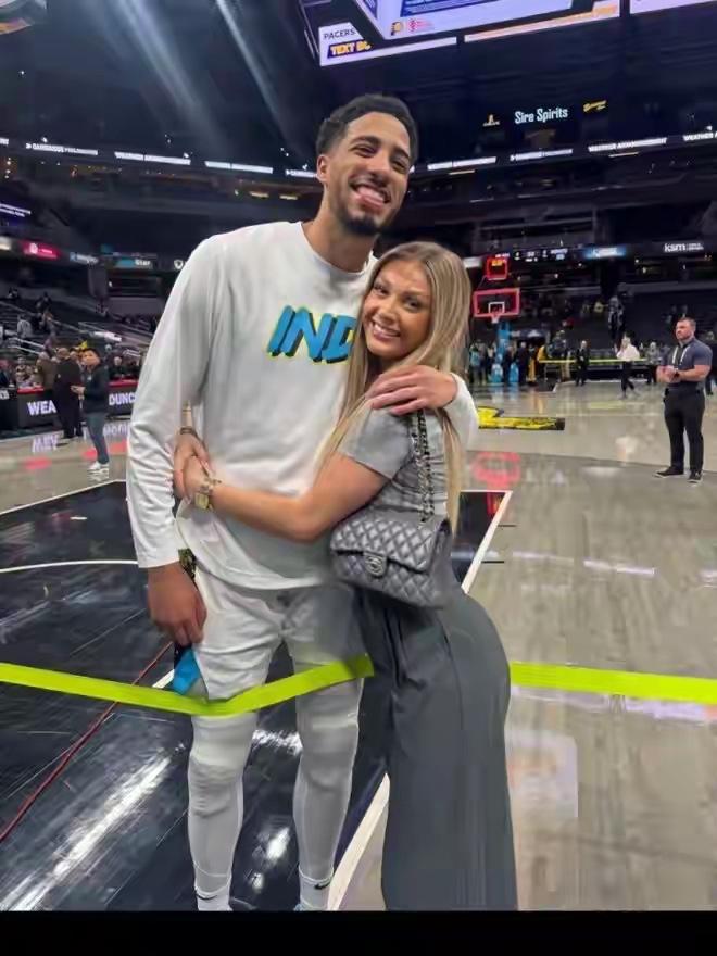 未婚妻是白人女孩！哈利伯顿最近参加说唱歌手Cam’ron的播客《Come and