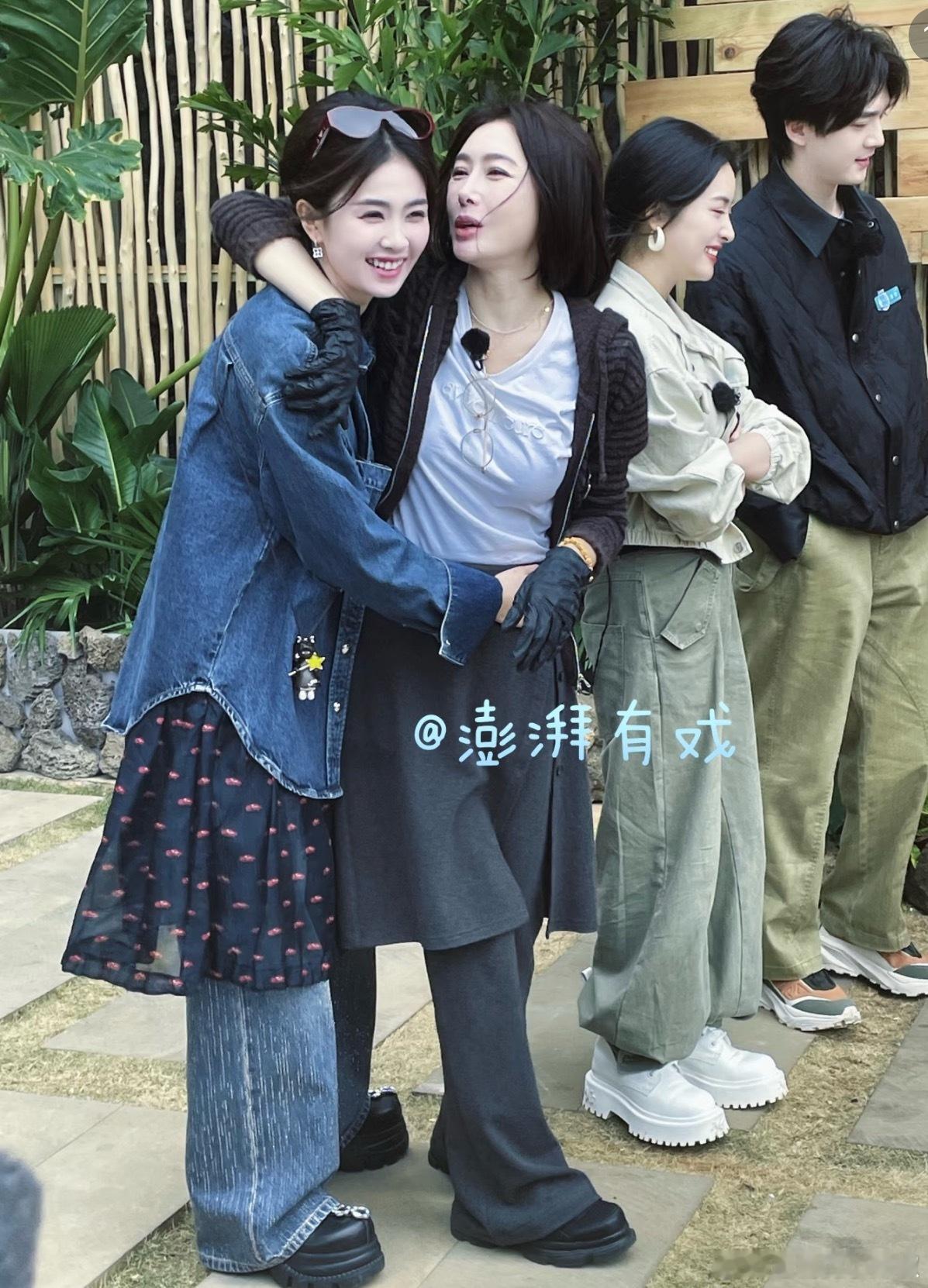 白鹿、王鹤棣跑去录制《亲爱的客栈》了，熟人局啊 