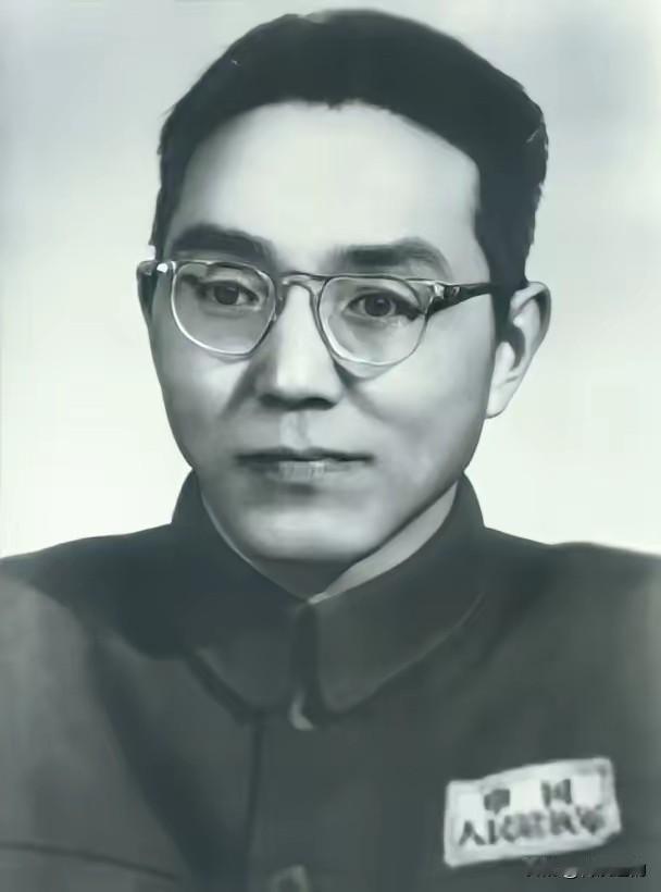 1949年，被判10年的地下党员戴中溶在牢里醒来，睁眼一看，整个监狱空荡荡的，一