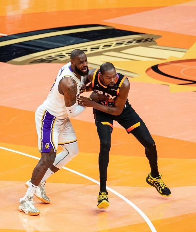 NBA一个时代过去了，没有詹杜，没有大小王2026年全明星首发东部: 布伦森、字