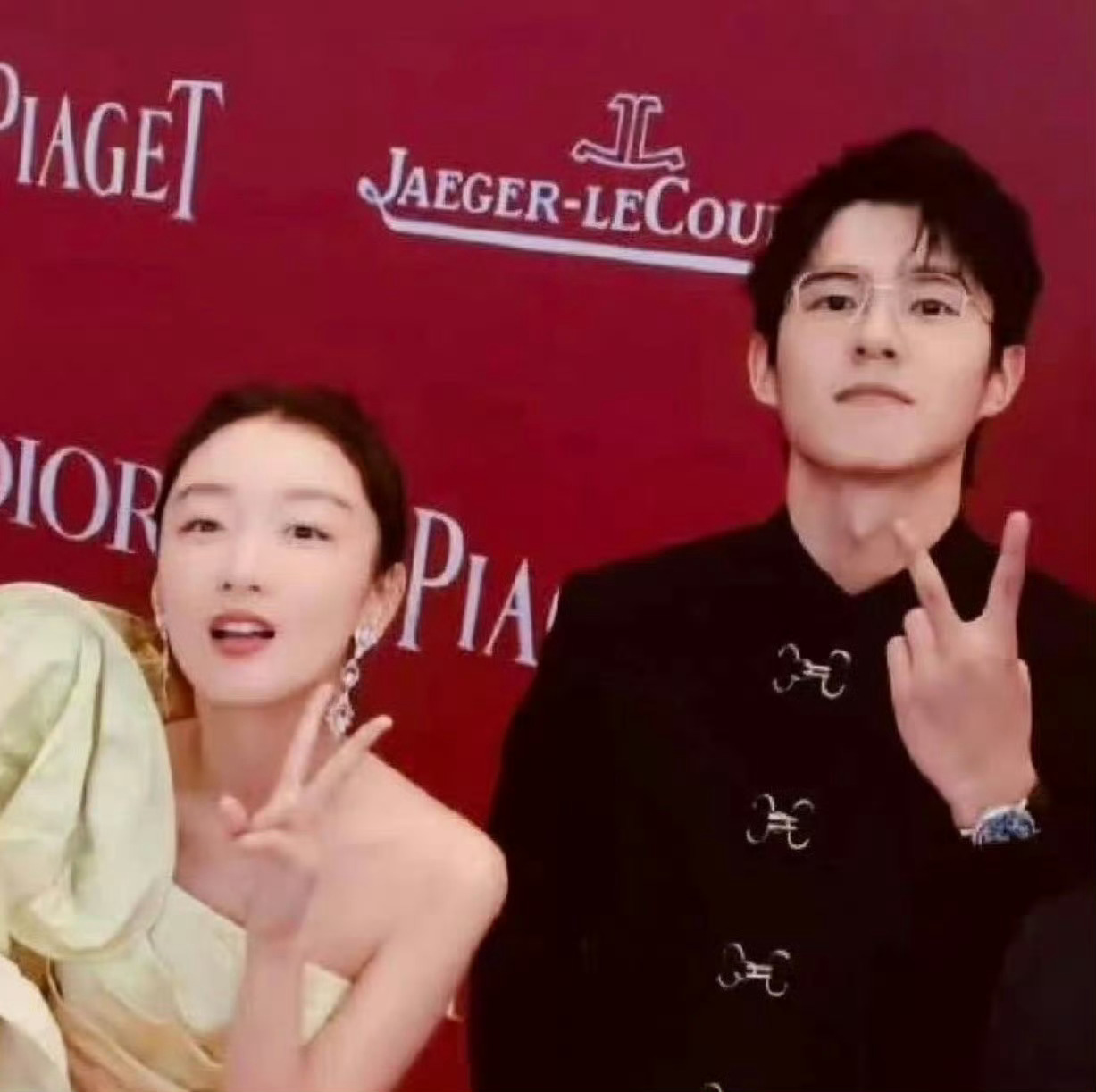 曝双顶流生的女儿以后曝瓜能不能直接说名字，猜来猜去好无聊，不过感觉真的好像周dy