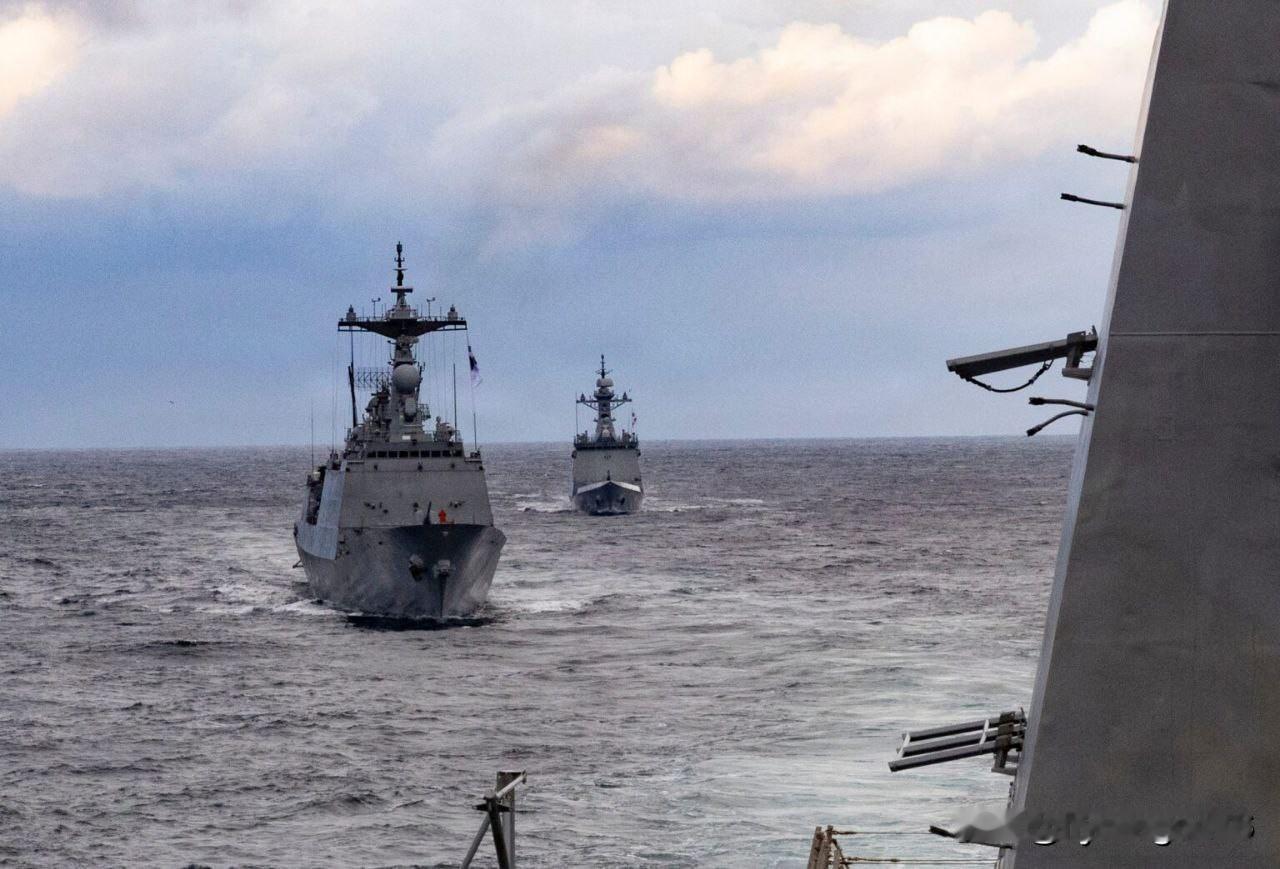 🇰🇷🇯🇵据报道，韩国在有争议的竹岛（南独岛）附近举行军事演习，日本外务省