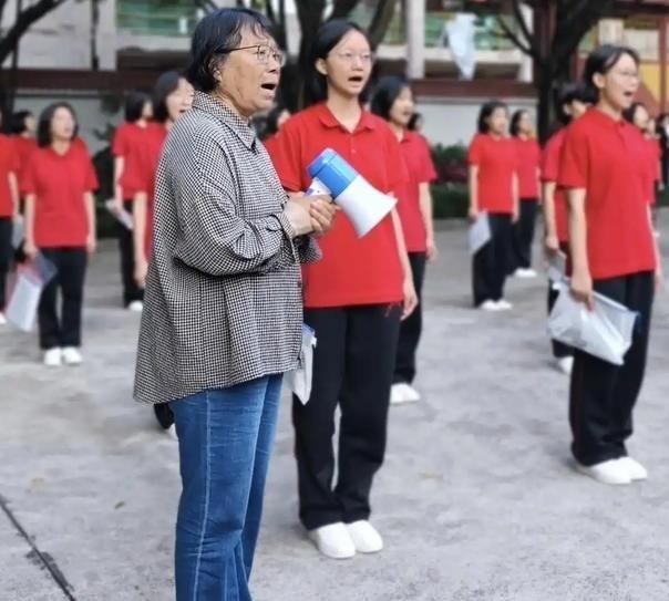 18年，身患17种疾病的张桂梅拼了命把2000多个女孩送出大山。她说过一句说了无