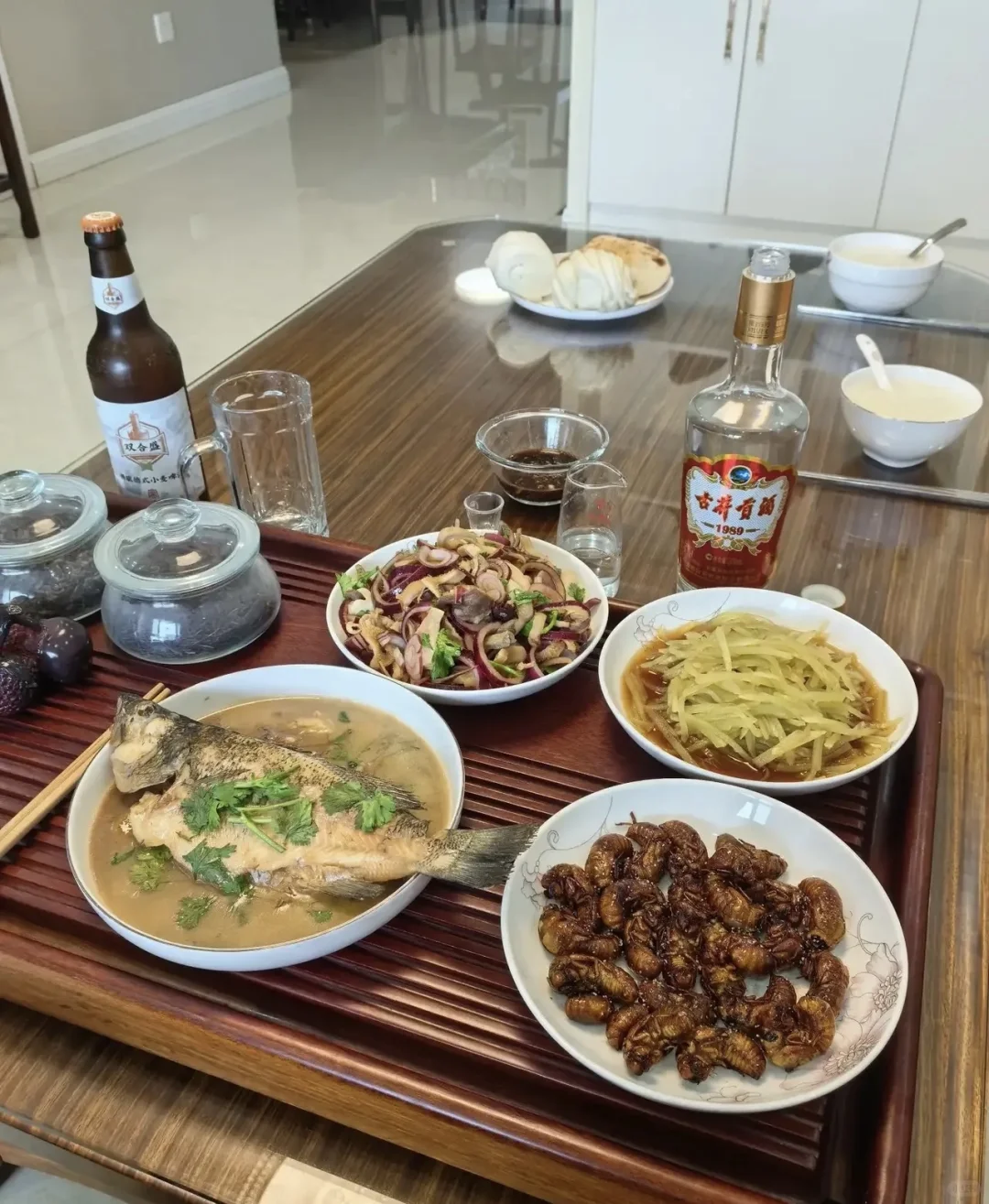 一个人离自己想要的生活，可能总差着一点东西，那是一种心理上不太能够着的...