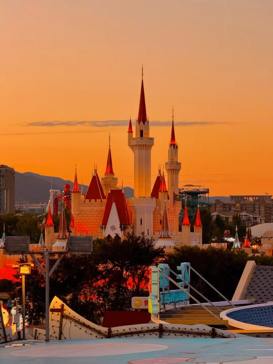 全世界都在催你长大，只有这里不会！！！