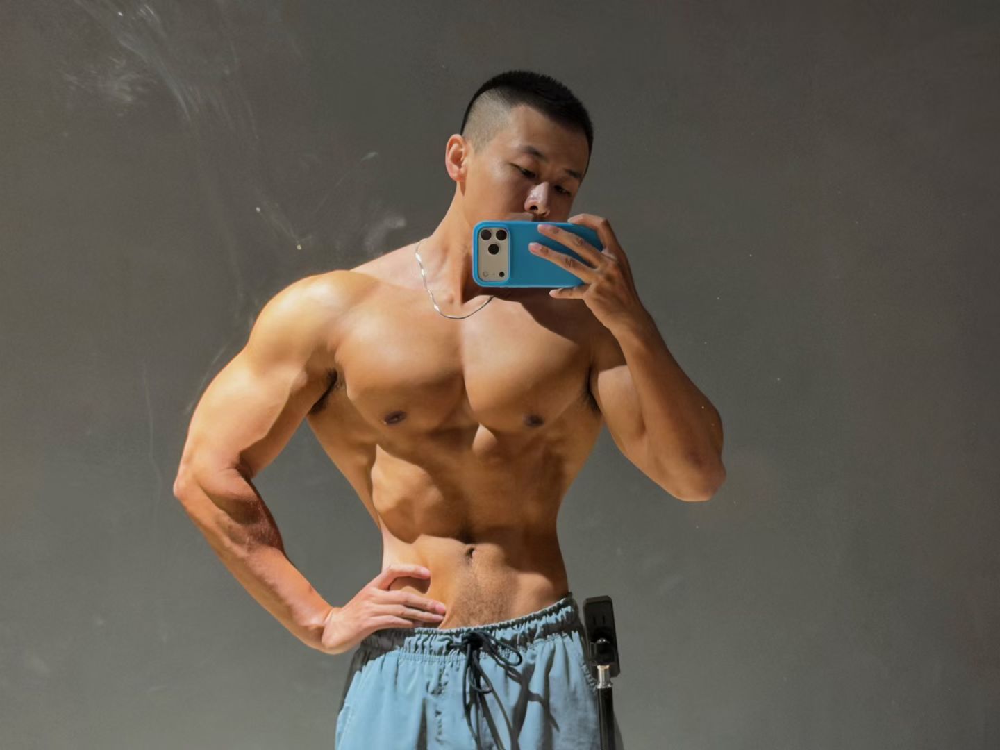 挑尽春风，去看四海潮生。 ​​​