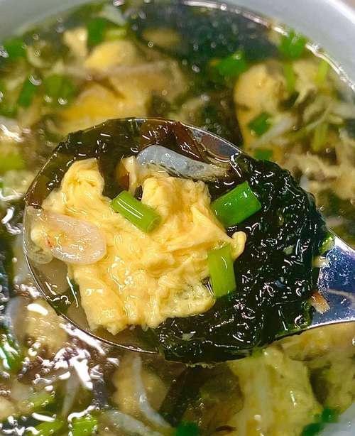 紫菜是带娃煮饭最好的方法。        家里有孩子，家里没有太多硬菜的时候，紫