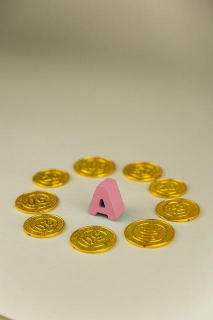 今天A股，就是跌透了的超跌反弹，不是反转。

先给核心数据，不啰嗦：
沪指收38