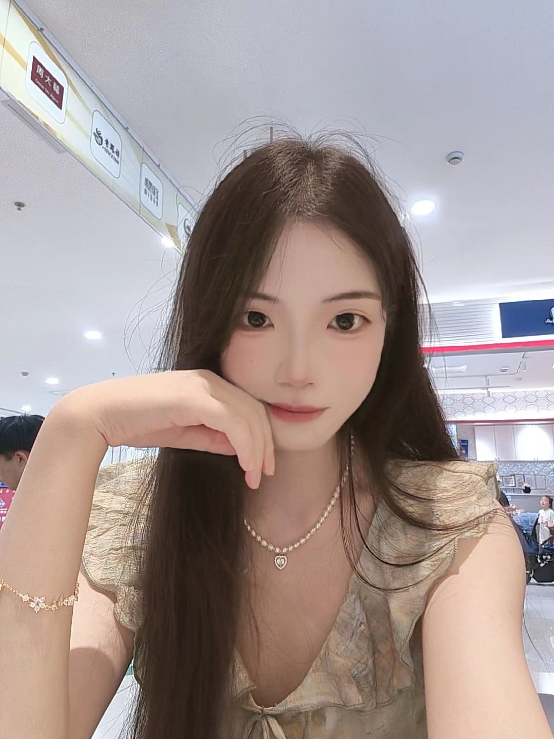 你喜欢我的话要每天夸我好漂亮好吗 ​​​