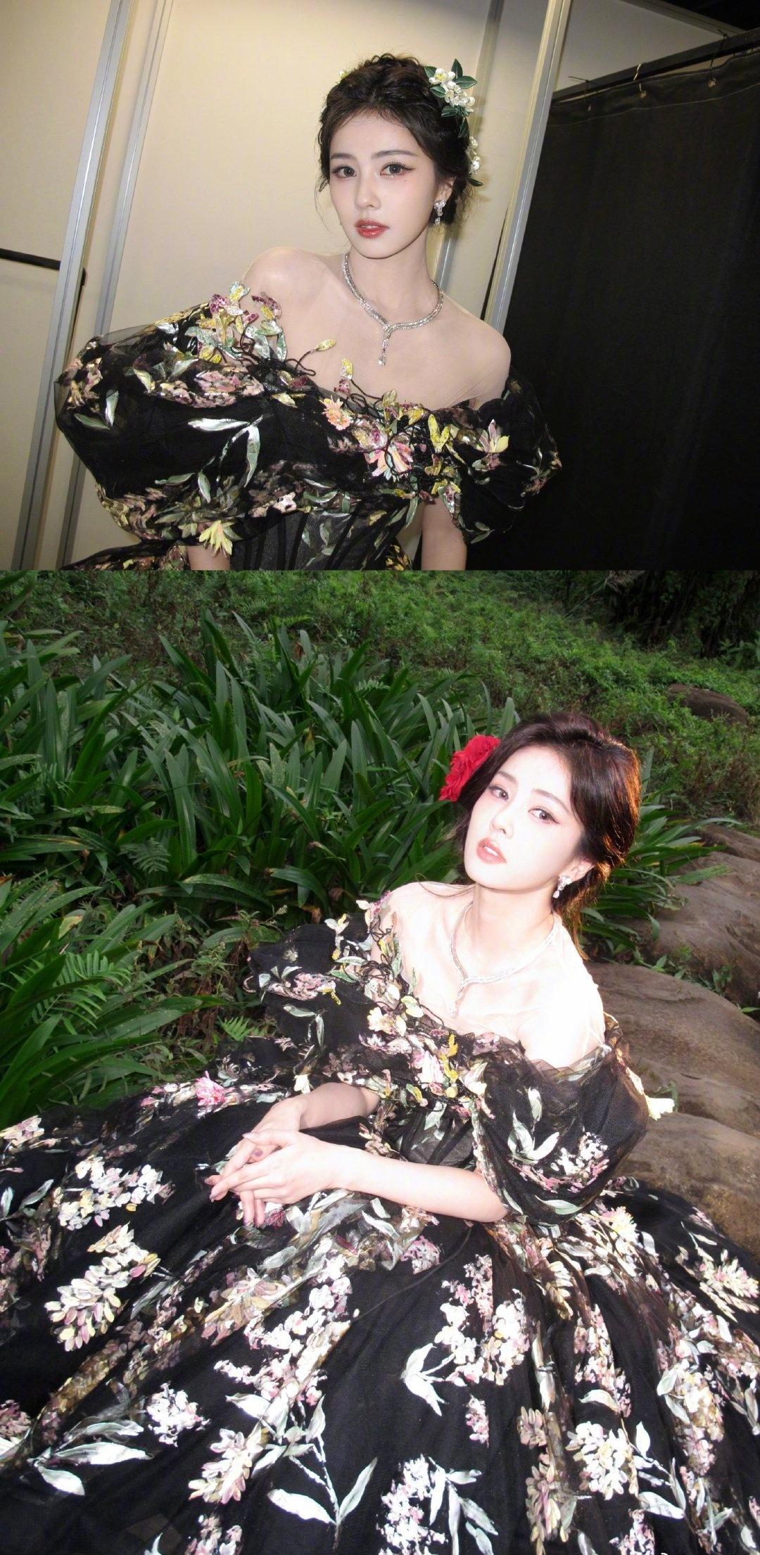 白鹿超话白鹿让我研究研究这个阶梯 🦌白鹿回应自驾开车🦌 白鹿看莫离时眼中带泪