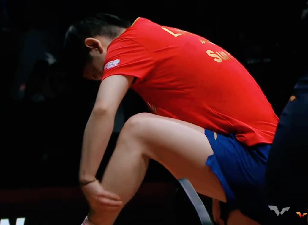 孙颖莎对蒯曼不客气了，
直接请求了鹰眼！

这是师姐给师妹上了一课，
我觉得莎莎