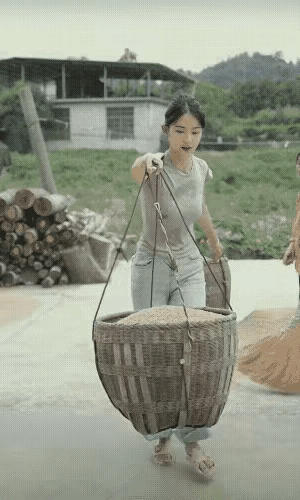 勤劳致富，心地善良的姑娘！平凡的人的善良 底层的善良 肯干便有收获 肯干就能有活