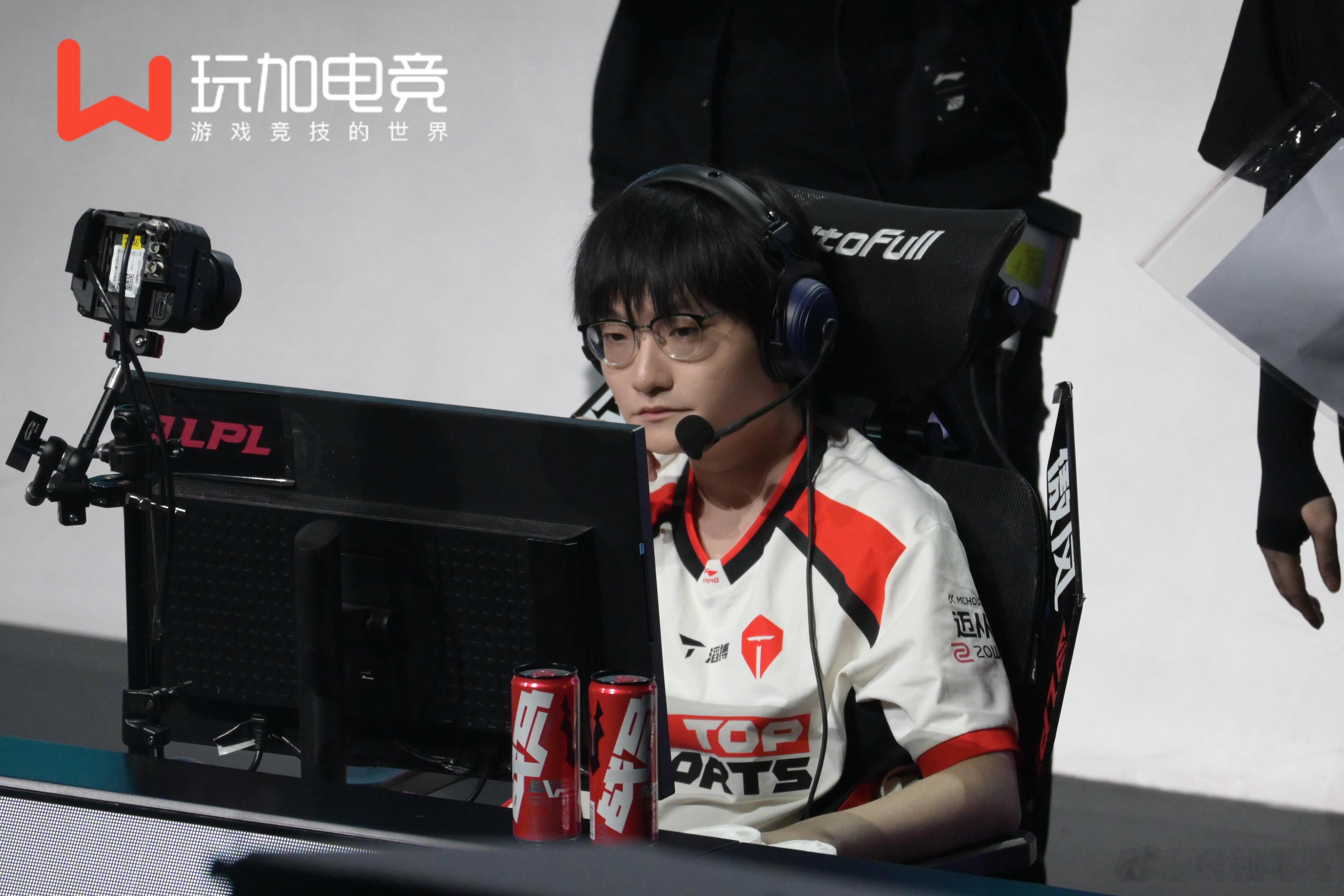 站在你面前的是盲僧皮肤拥有者Tian😎Tian盲僧个人秀Monki说能打爆Ti