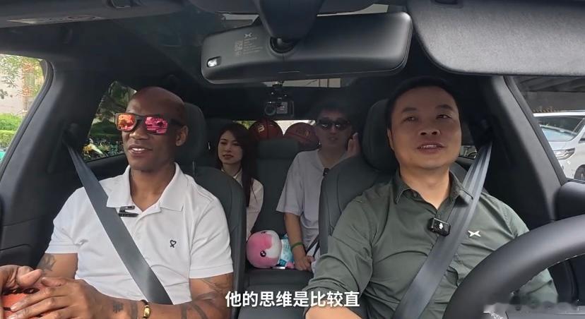 马布里试完小鹏g7想考中国驾照 CBA名宿马布里体验小鹏G7，与小鹏强强联手！小