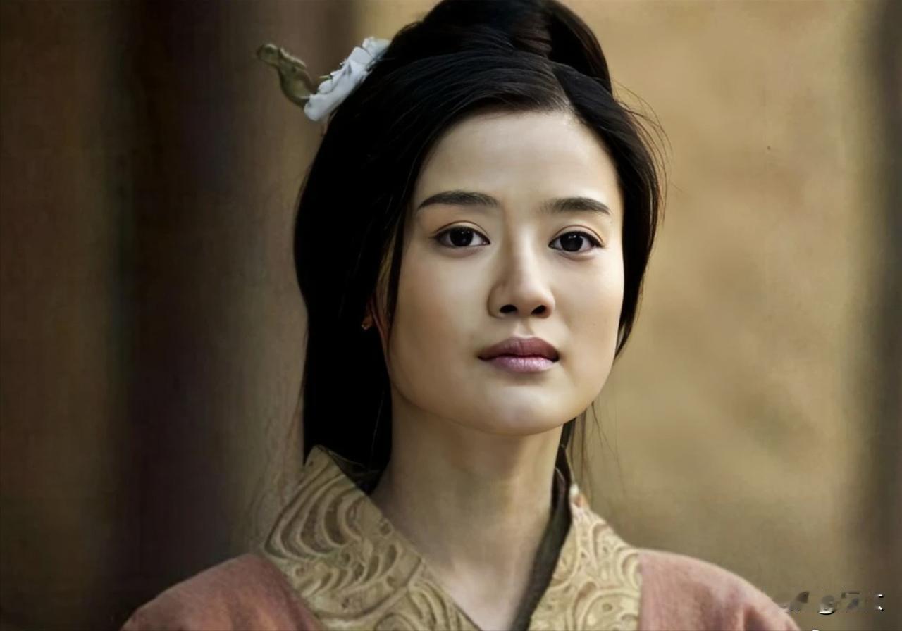 戚夫人也不冤，自己是真的动了取代之心。

戚夫人想谋求地位，但没有手段。因为她能