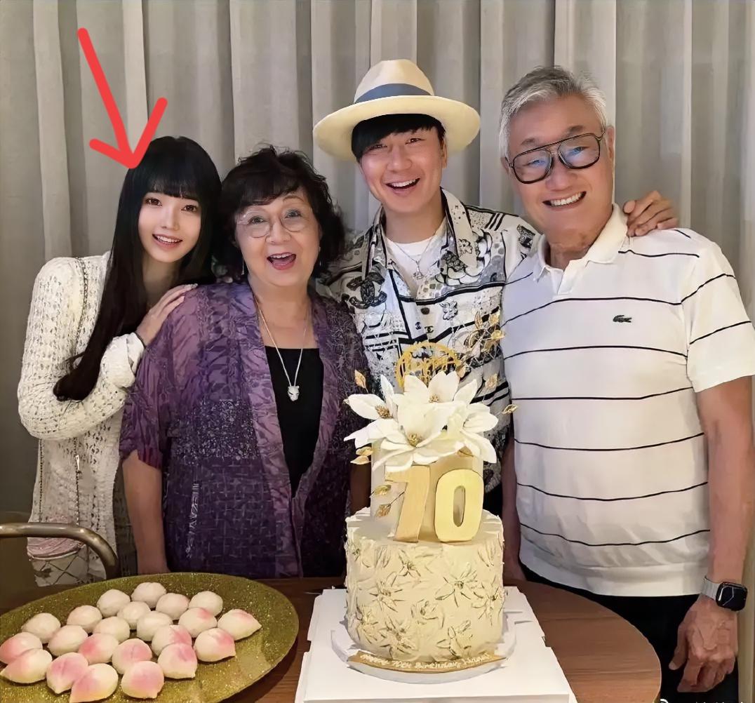 这下林俊杰的心肝七七要犯愁了！
刚官宣恋情才1天，

结果林俊杰原定的长沙演唱会