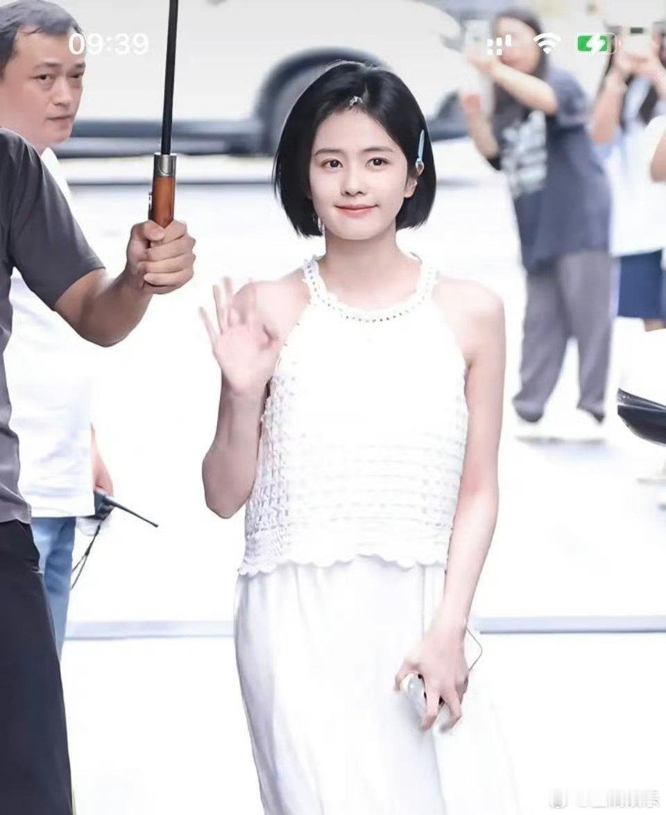 白鹿真是好朴实的一个女明星。。。 ​​​