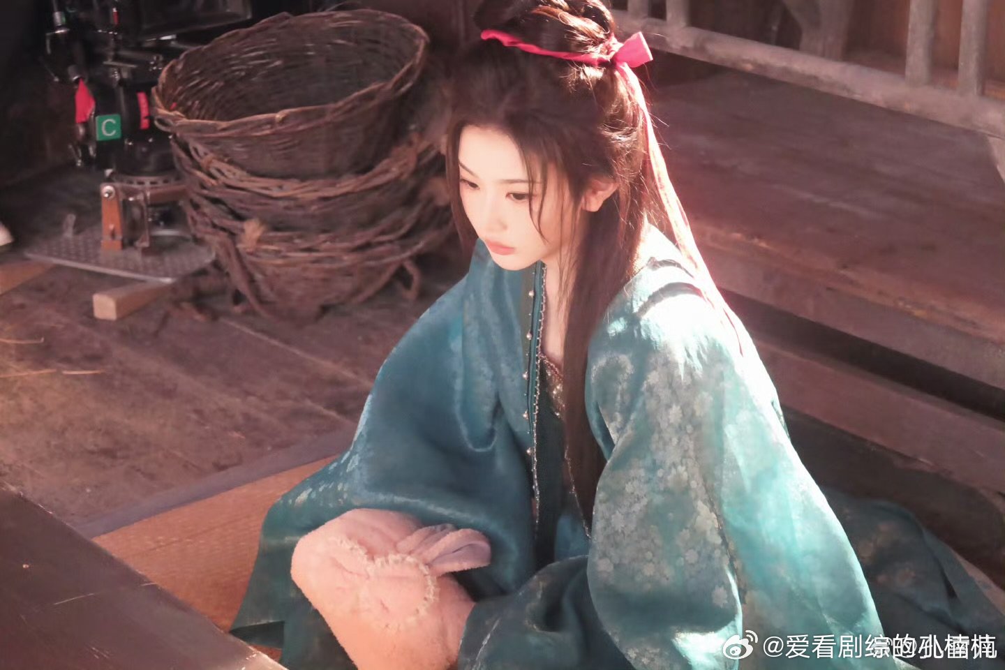 孔雪儿邓凯拍监狱杀夫戏时很难过孔雪儿回应与邓凯合作 孔雪儿回应与邓凯合作 