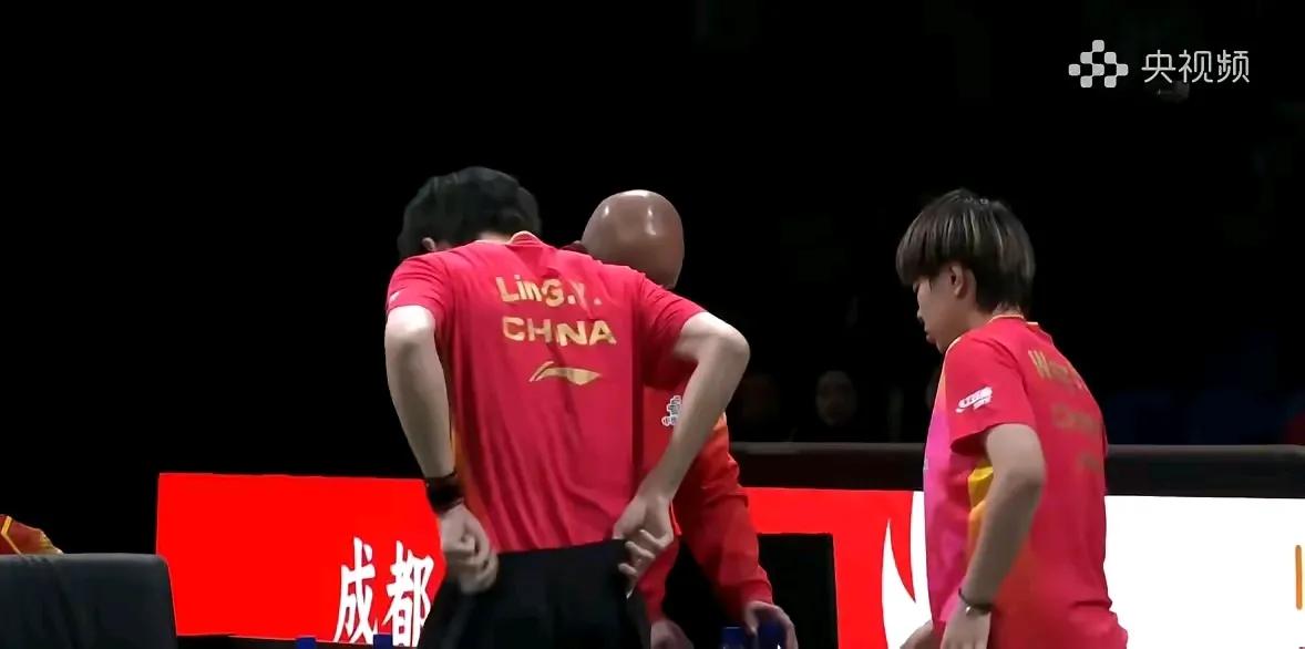 成都混合团体赛世界杯，今天第三场中国队8一1美国队[赞][赞][赞]
第一场混双