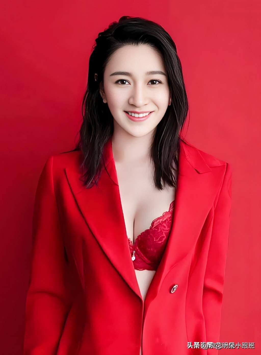 …李小冉，是谁？她有2位前男友，1位前夫，其感情生活和家庭情况如下[捂脸]:
