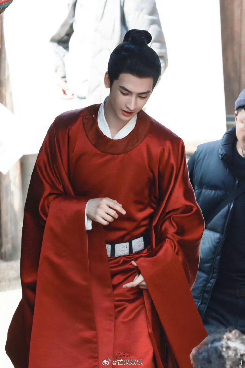 黄俊捷大宋奇闻录红色官服路透，好意气风发的状元郎宋渊啊 