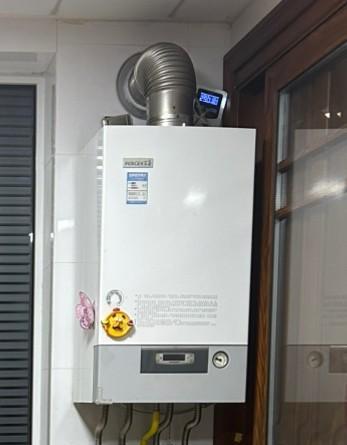 一天烧掉93块钱燃气费，这哪是取暖，简直是在烧钱！
我看很多朋友还在傻傻地开着2