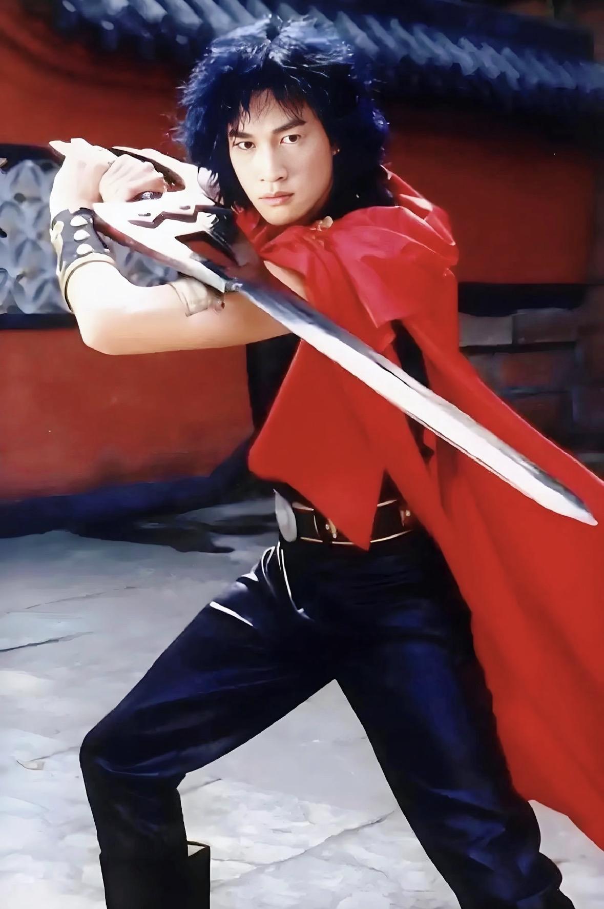 真没必要纠结何润东的国籍，
项羽那一世，没护住虞姬。
步惊云那一世，没护住孔慈。