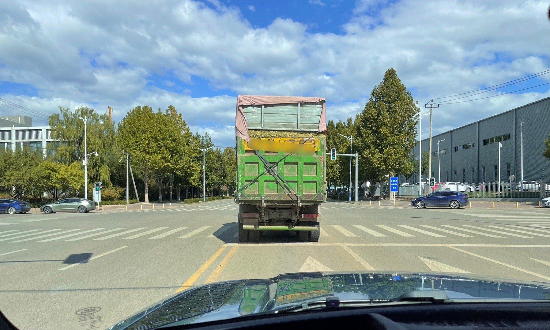 看高速畅通，想给近期油耗叠加个高速再发个微博，结果限120km/h的京承高速上，