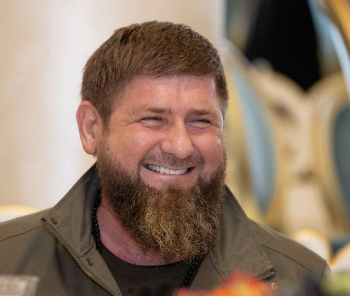 从车臣战将到俄罗斯最风光家族，卡德罗夫家族的崛起之路，是俄乌冲突下权力与财富重新