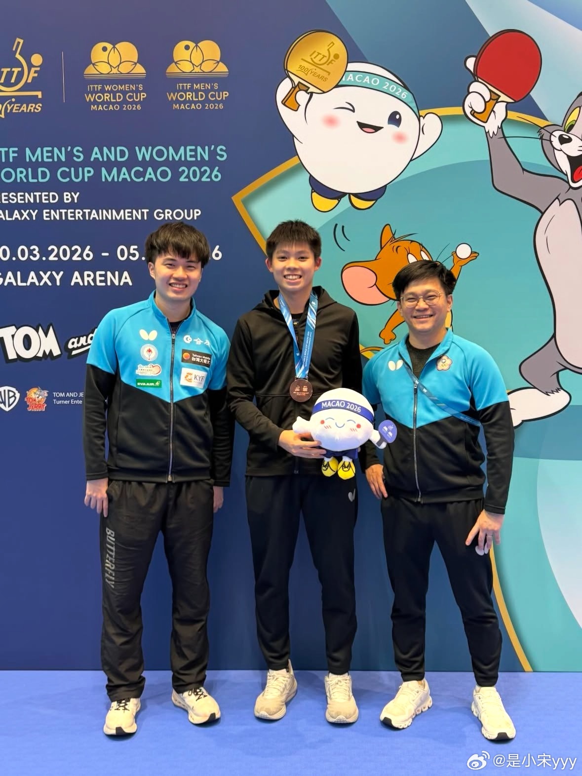 🙊哇塞 奖牌给陈凯程戴 