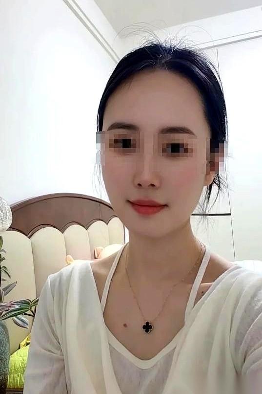 “你先给我转两千五，我这边房租又要交了。”
电话里的女声软绵绵的。湖北老家，男人