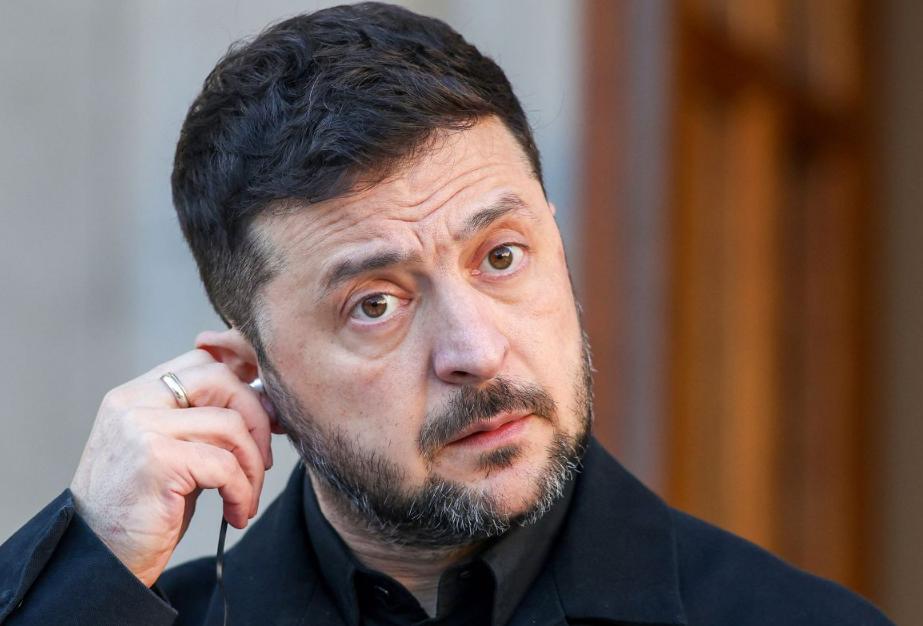 惊魂一刻！泽连斯基访爱途中遭5架无人机逼近，欧洲拉响安全警报
 
12月4日消息