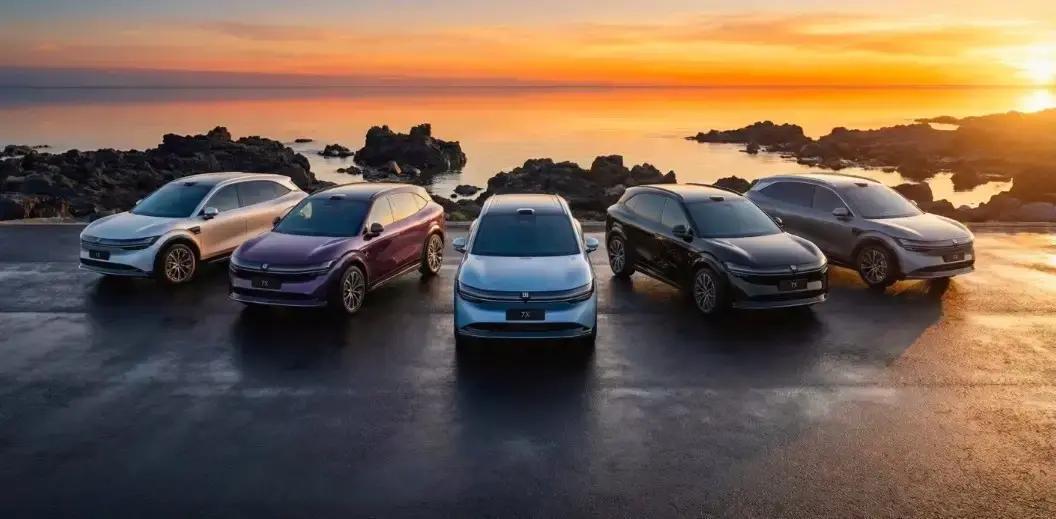 家里那台车，再过一年半就要按新规跑了。刚才看了眼新闻，2026年4月以后，这全国