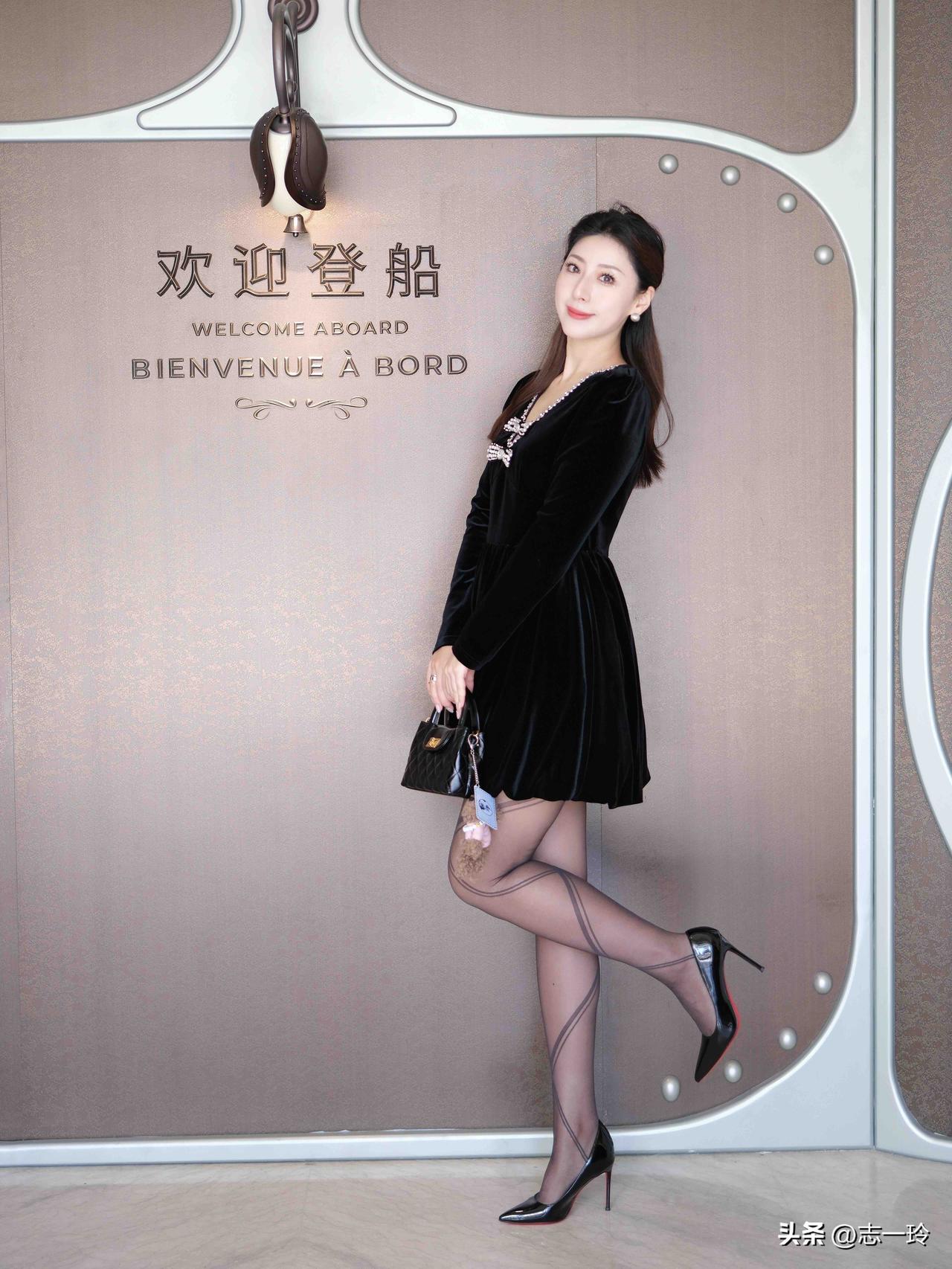 深圳明华邮轮｜法式欢迎登船🚢||没想到还能在邮轮里喝咖啡
好拍好逛！果然是世界