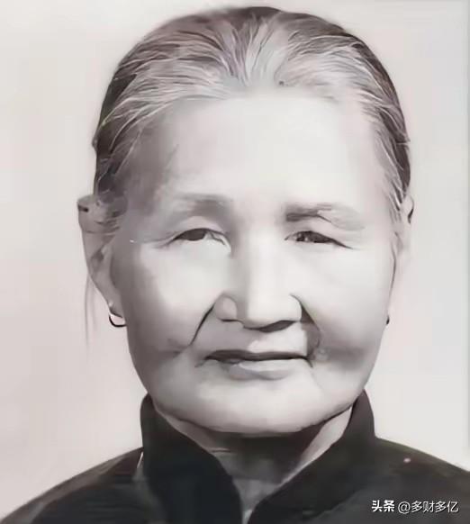 18岁姑娘舍名救八路政委，43年后将军报恩提两要求，竟被一口回绝！
 
1940