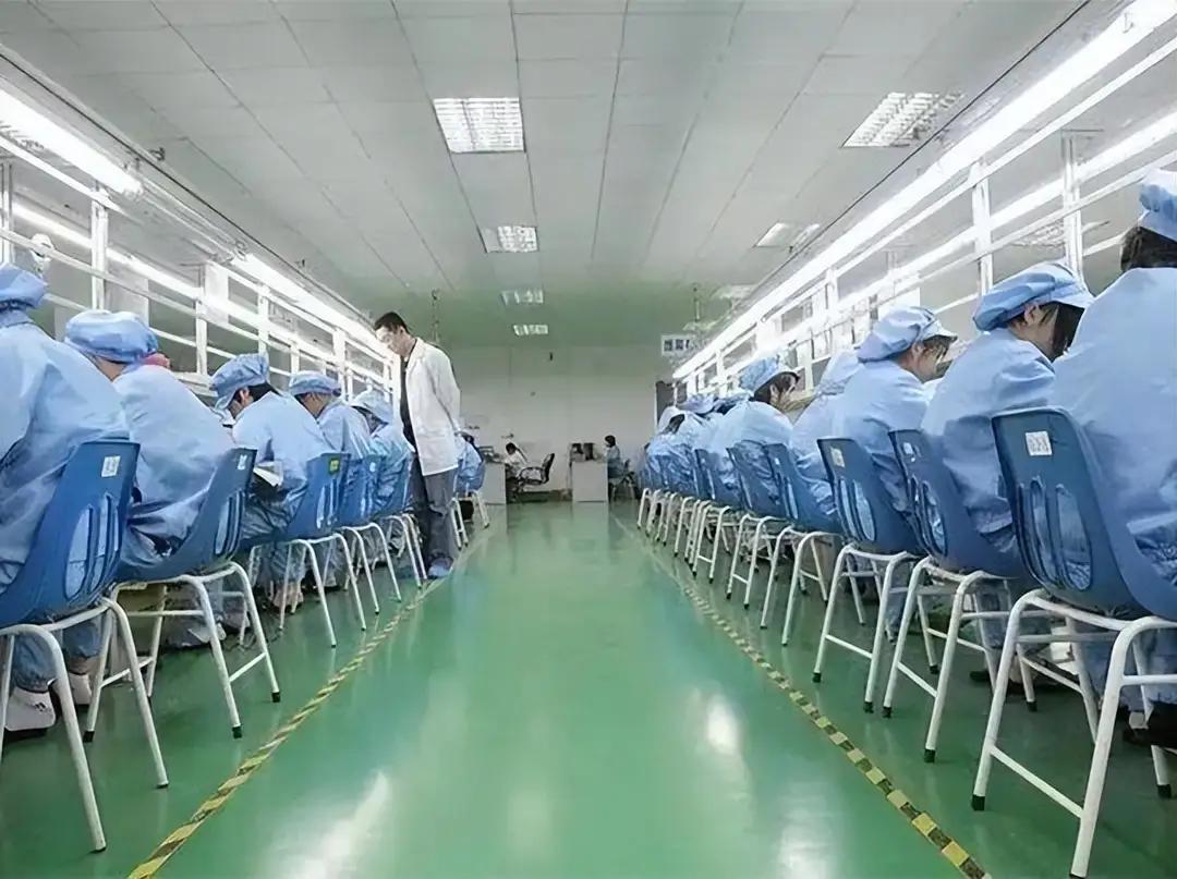 中国是否是全球制造业大国？我们国家是不是揽收了全球80%造业锅碗瓢盆的衣服袜子呀