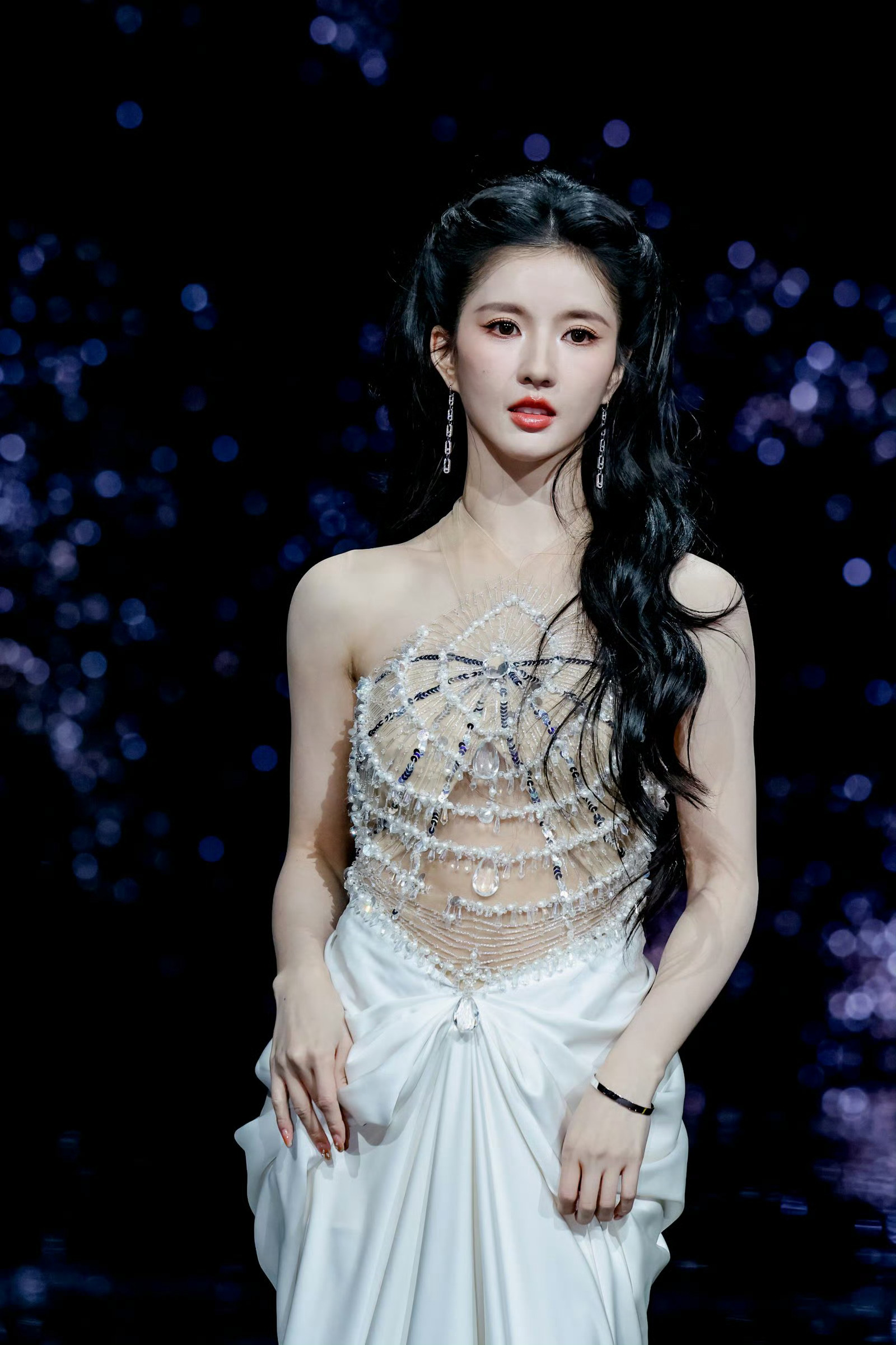 刘些宁微博之夜出图 