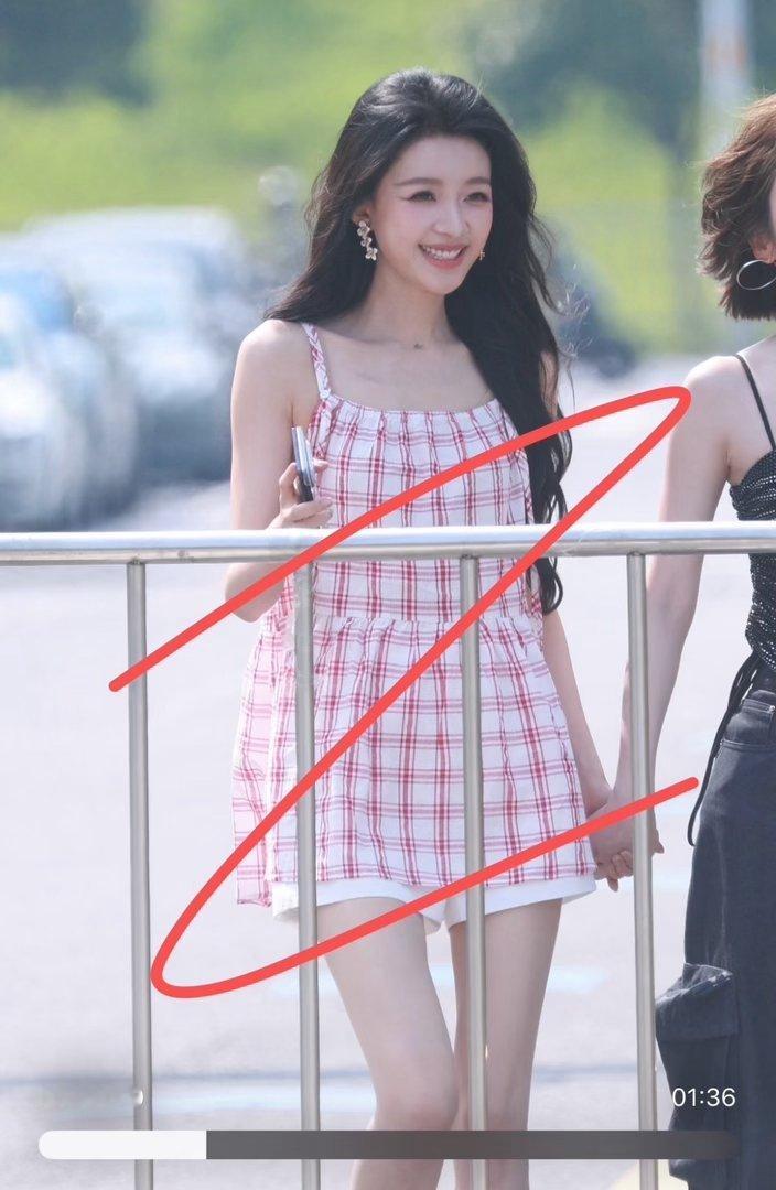甜妹怡上班了 